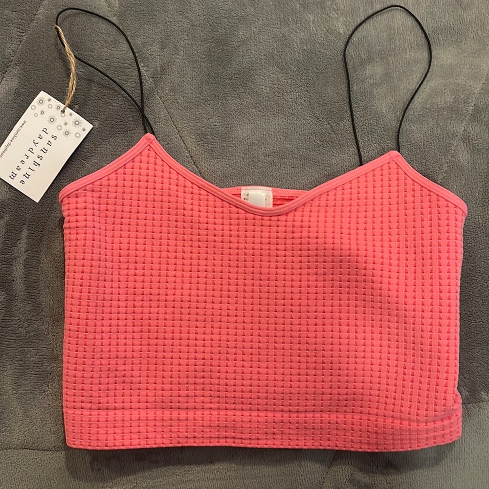 pink tank top